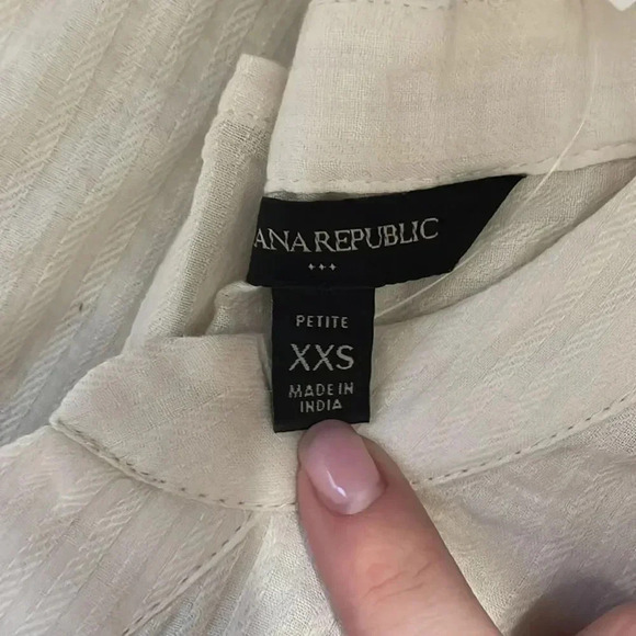 Banana Republic Embroidered Top - Picture 13 of 16